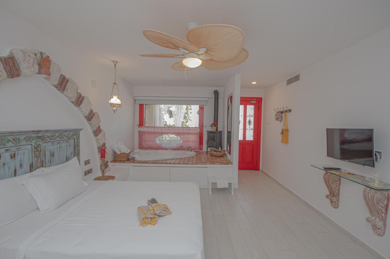Villa Taraca Alacati Romantik Otel (Adults Only) Bagian luar foto