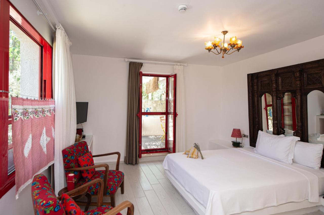 Villa Taraca Alacati Romantik Otel (Adults Only) Bagian luar foto