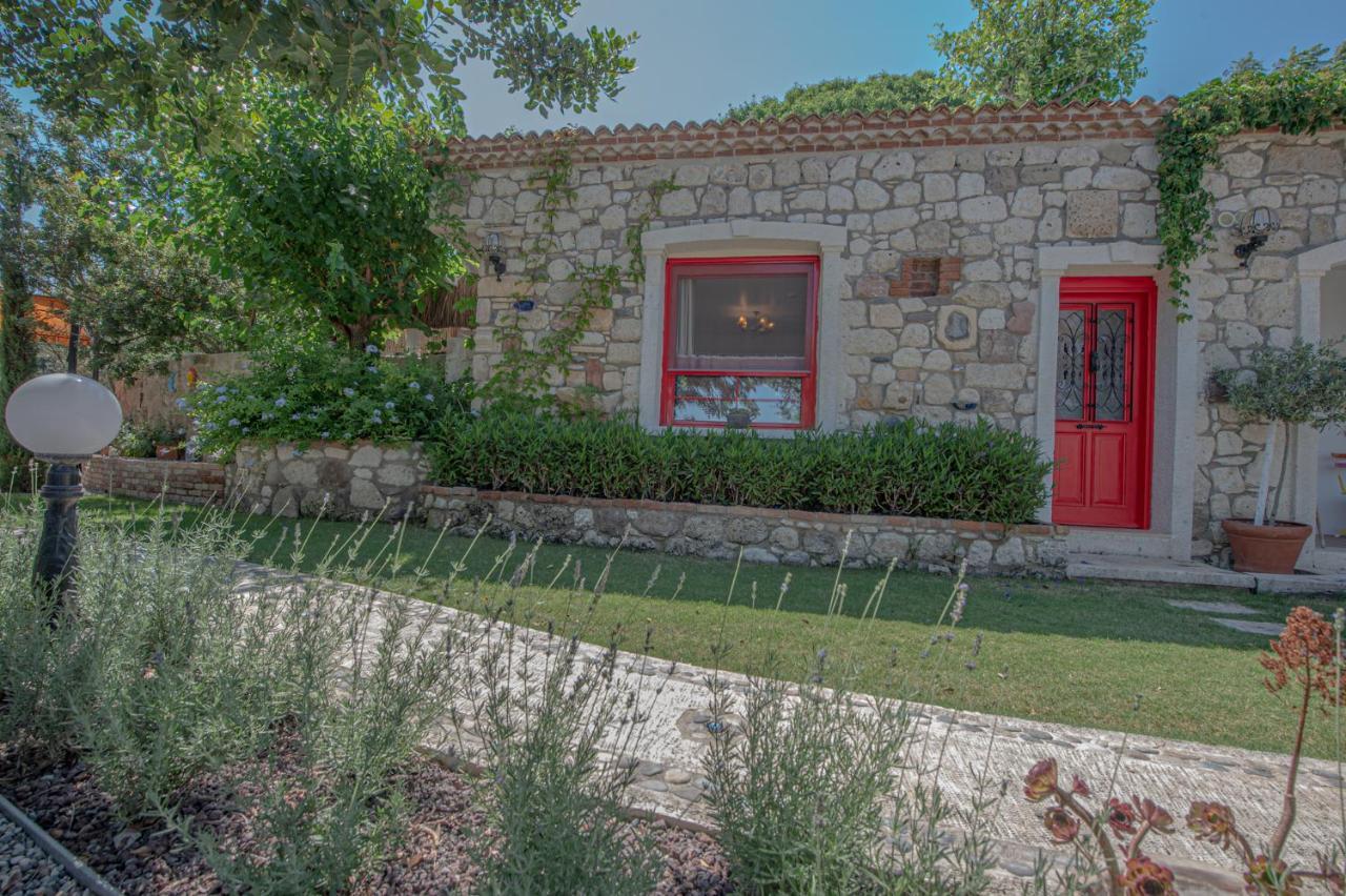 Villa Taraca Alacati Romantik Otel (Adults Only) Bagian luar foto
