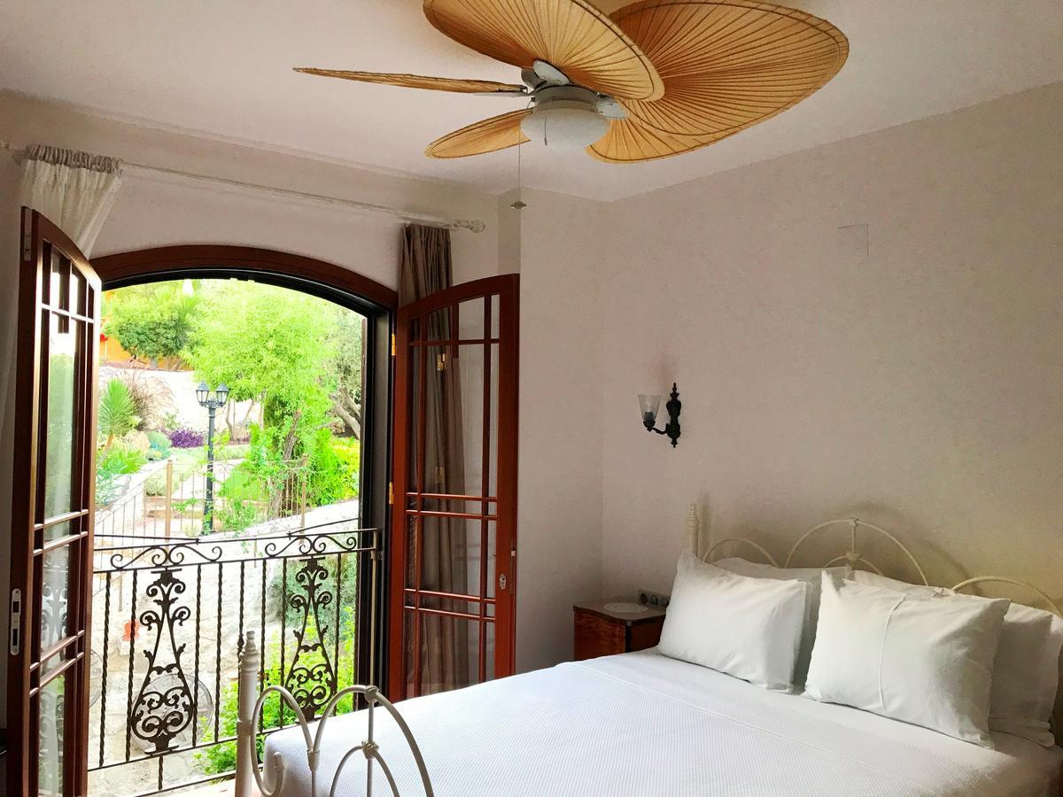Villa Taraca Alacati Romantik Otel (Adults Only) Bagian luar foto