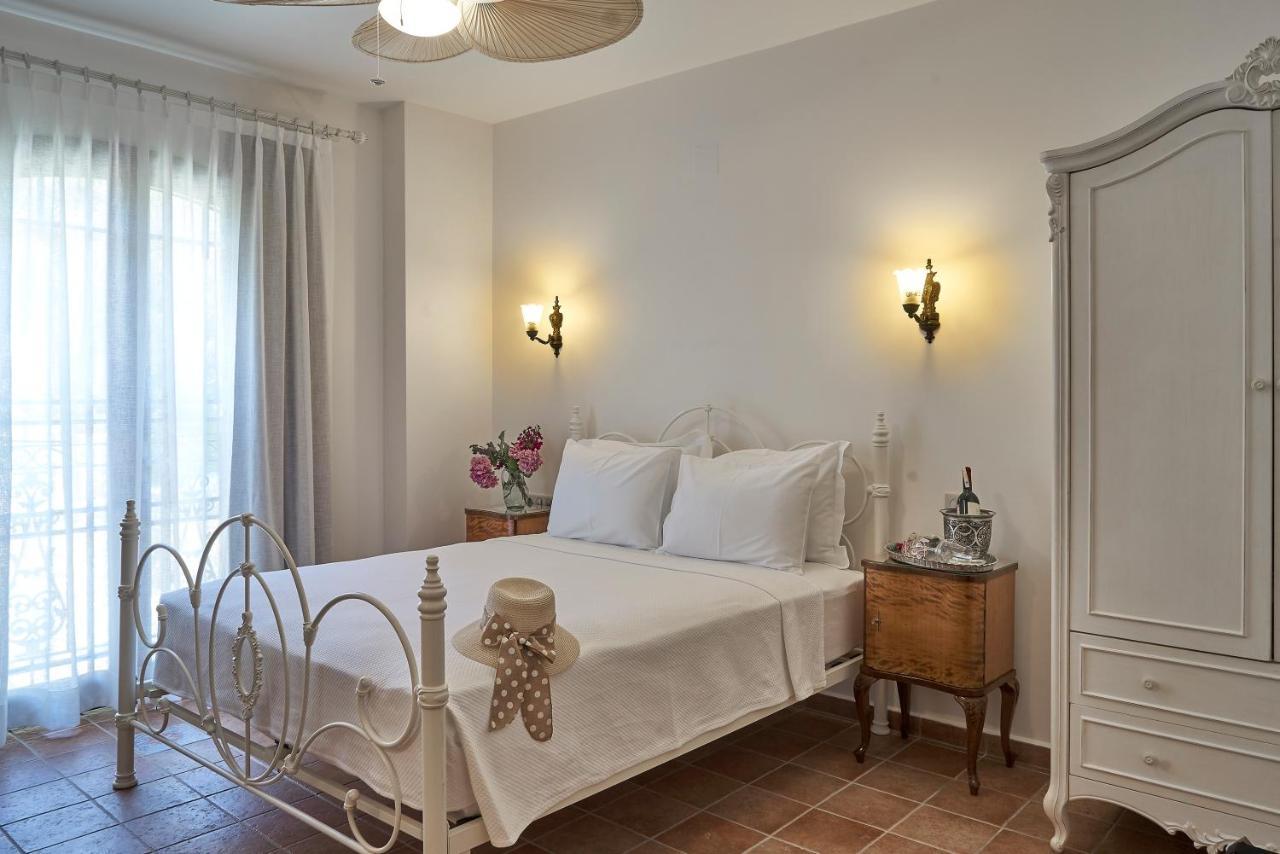 Villa Taraca Alacati Romantik Otel (Adults Only) Bagian luar foto