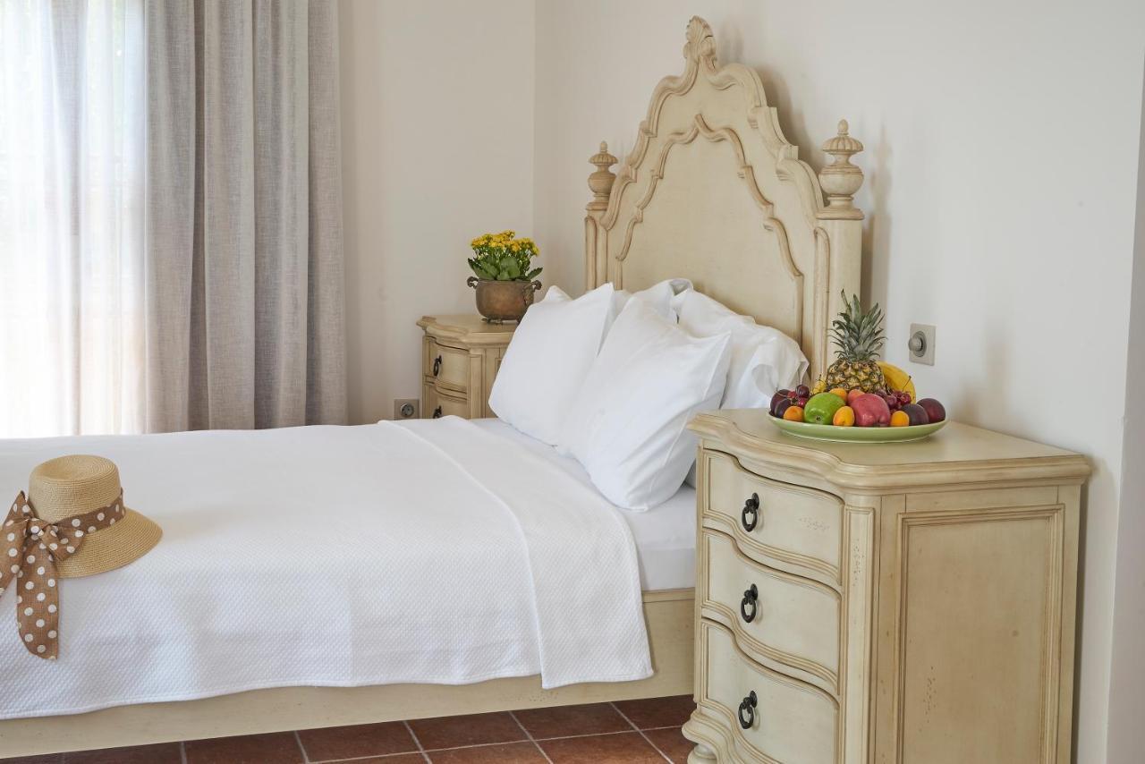 Villa Taraca Alacati Romantik Otel (Adults Only) Bagian luar foto