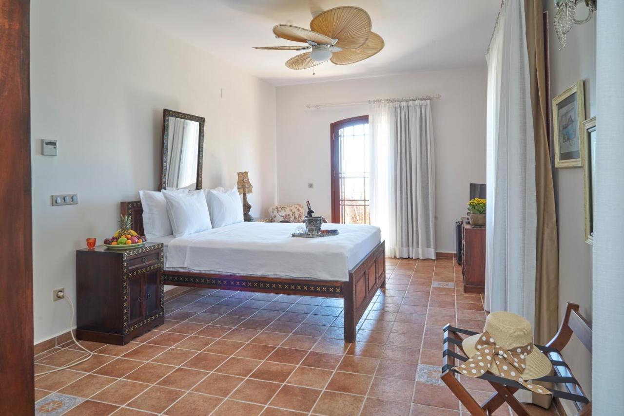 Villa Taraca Alacati Romantik Otel (Adults Only) Bagian luar foto