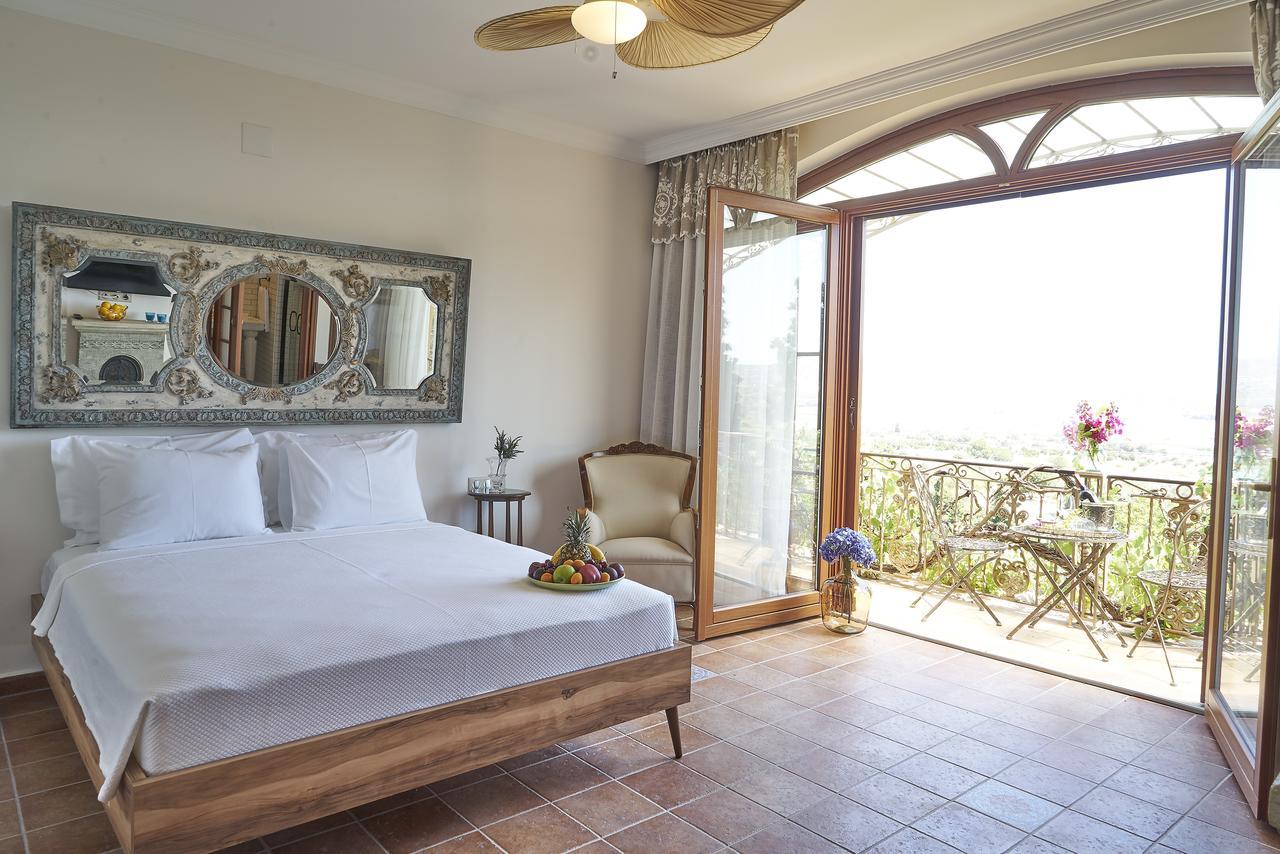 Villa Taraca Alacati Romantik Otel (Adults Only) Bagian luar foto