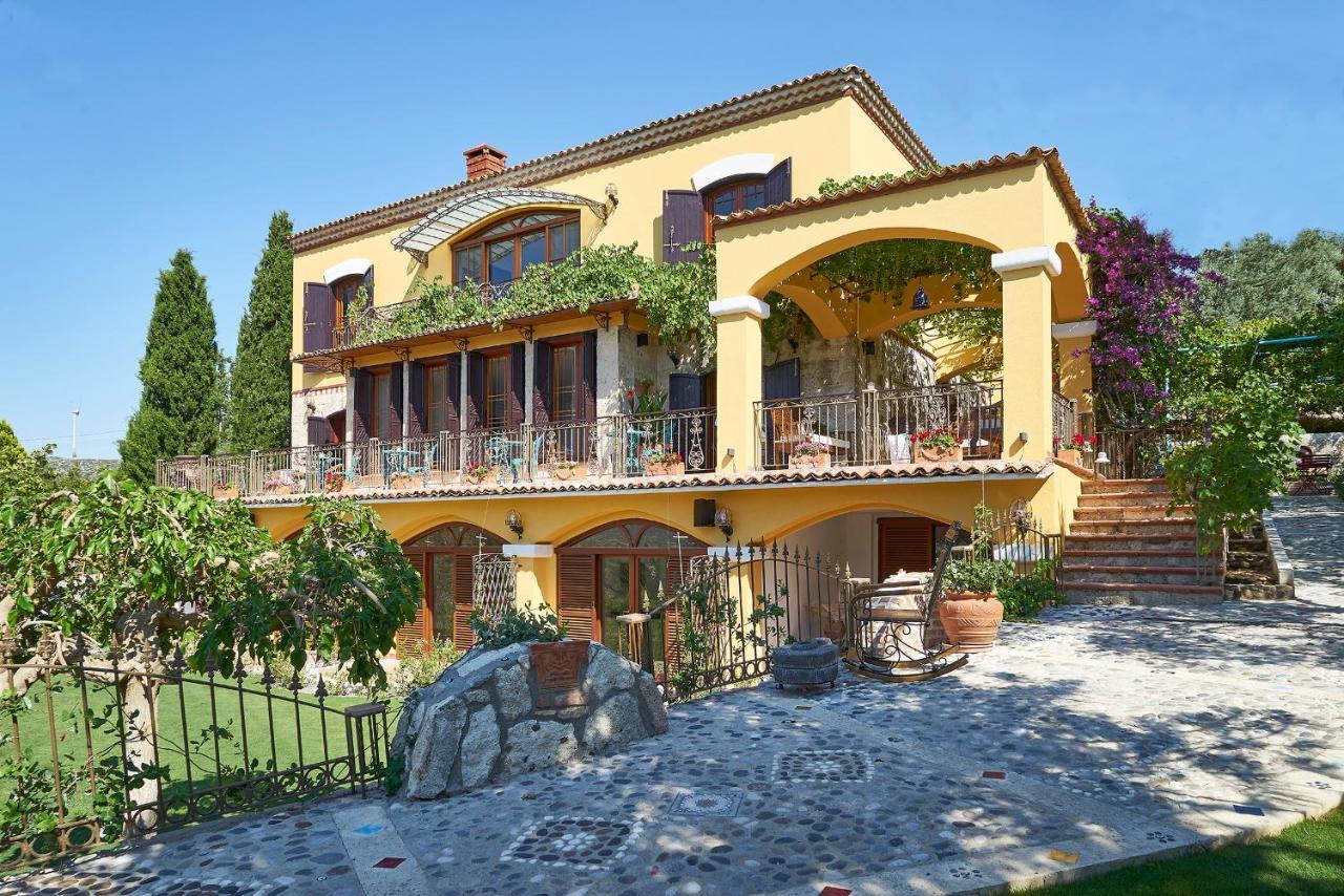 Villa Taraca Alacati Romantik Otel (Adults Only) Bagian luar foto